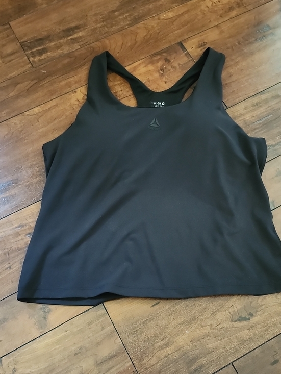 Reebok Tops - Reebok Size XL Women's Athletic Tank With Built In Bra